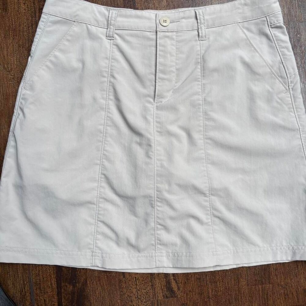 Patagonia Women's Skort Size 6 Cream color